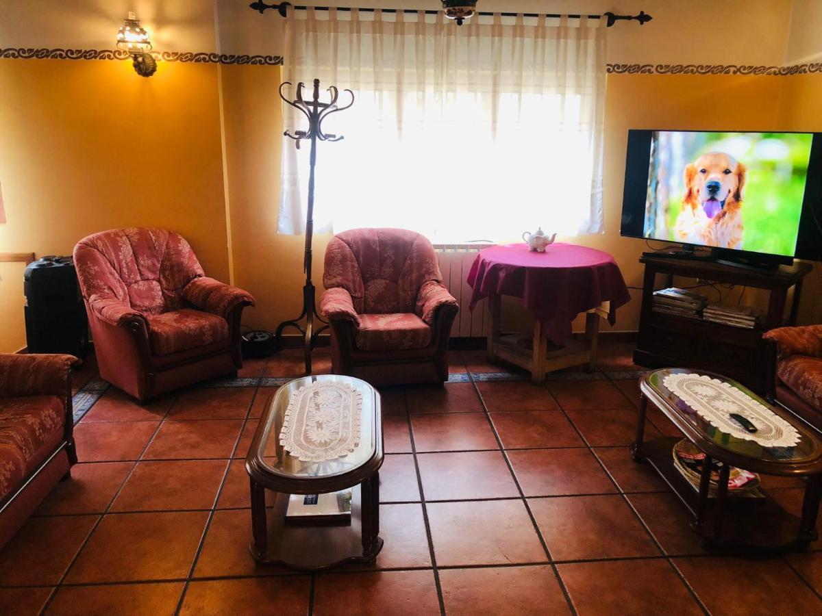 Hostal Jj Salduero Eksteriør bilde